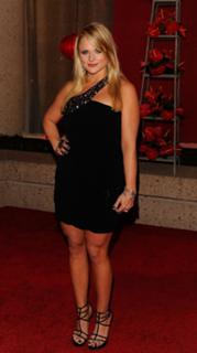 Miranda Lambert feet photo thumbnail