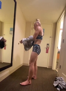 Miranda Maverick feet photo 9
