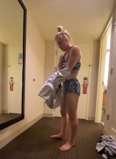 Miranda Maverick feet photo 8