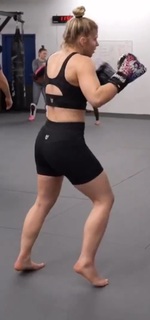 Miranda Maverick feet photo 4