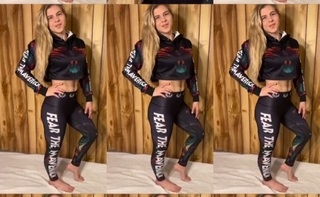 Miranda Maverick feet photo 8