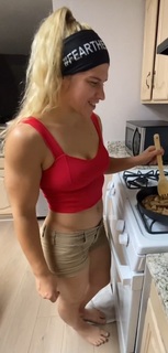 Miranda Maverick feet photo 1