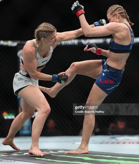 Miranda Maverick feet photo 3