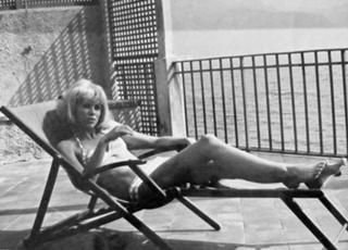 Mireille Darc feet photo 5