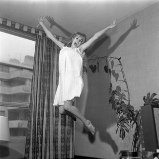 Mireille Darc feet photo 10