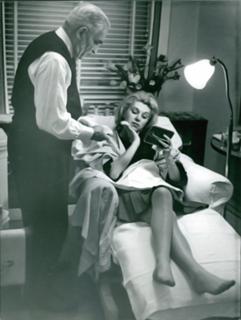 Mireille Darc feet photo 15