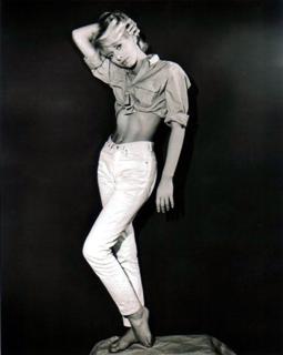 Mireille Darc feet photo 5