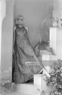 Mireille Darc feet photo 4