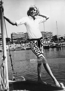 Mireille Darc feet photo 10