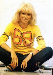 Mireille Darc feet photo 7