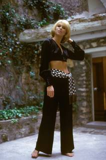Mireille Darc feet photo 3