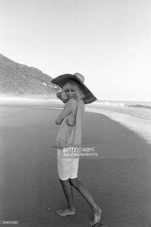 Mireille Darc feet photo 18