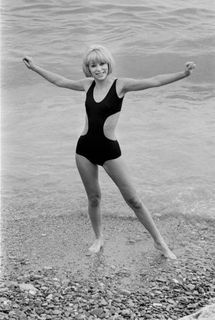 Mireille Darc feet photo 3