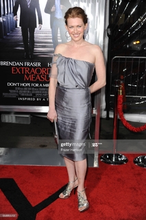 Mireille Enos feet photo thumbnail