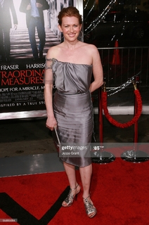 Mireille Enos feet photo thumbnail
