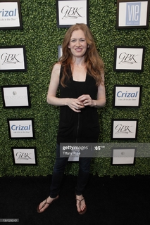 Mireille Enos feet photo thumbnail