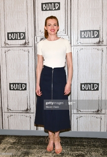 Mireille Enos feet photo thumbnail