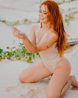 Mirela Janis feet photo 2