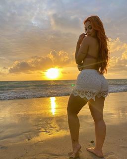 Mirela Janis feet photo 8