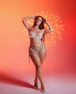 Mirela Janis feet photo 1
