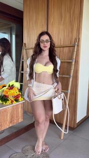 Mirela Janis feet photo 8