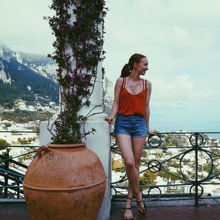Mirella Precek feet photo 4