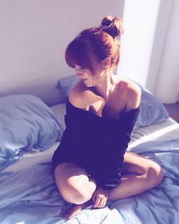 Mirella Precek feet photo 1