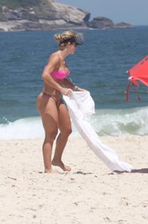Mirella Santos feet photo 18