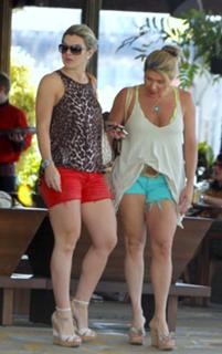 Mirella Santos feet photo 9