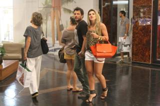 Mirella Santos feet photo 1