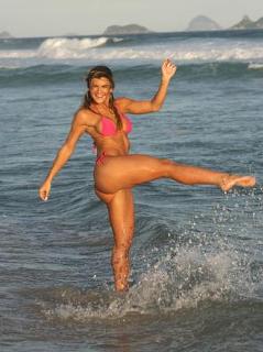 Mirella Santos feet photo 8