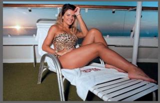 Mirella Santos feet photo 4