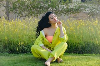 Mirhan Hussein feet photo thumbnail