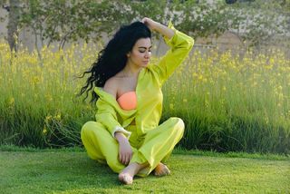 Mirhan Hussein feet photo thumbnail