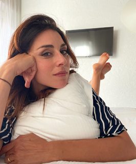 Miriam Candurro feet photo 4