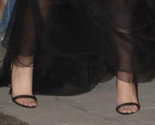 Miriam Chin Wah Yeung feet photo 20