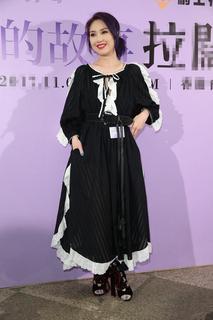 Miriam Chin Wah Yeung feet photo 2