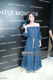 Miriam Chin Wah Yeung feet photo 4