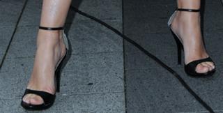 Miriam Höller feet photo 20