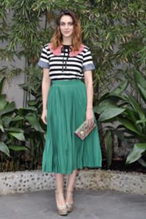 Miriam Leone feet photo thumbnail