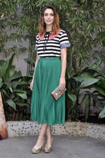 Miriam Leone feet photo thumbnail