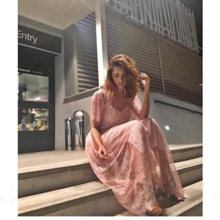 Miriam Leone feet photo thumbnail