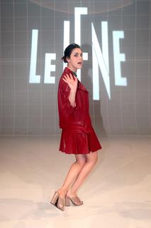 Miriam Leone feet photo thumbnail