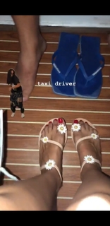 Miriam Leone feet photo thumbnail