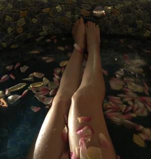 Miriam Leone feet photo thumbnail