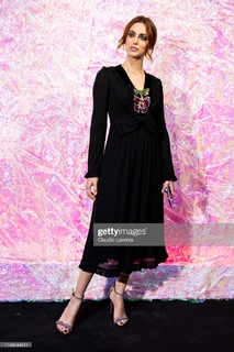 Miriam Leone feet photo thumbnail