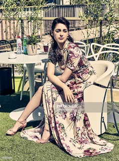 Miriam Leone feet photo thumbnail