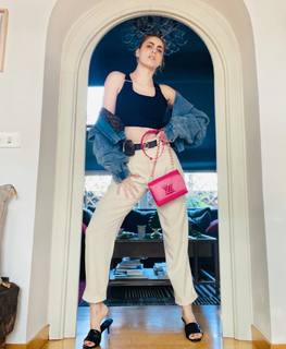 Miriam Leone feet photo thumbnail