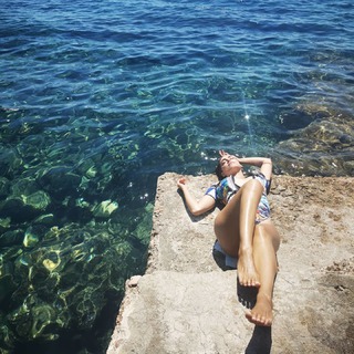 Miriam Leone feet photo thumbnail