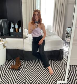 Miriam Leone feet photo thumbnail